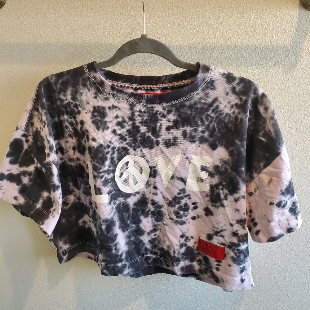 Chnge embroidered cropped tshirt